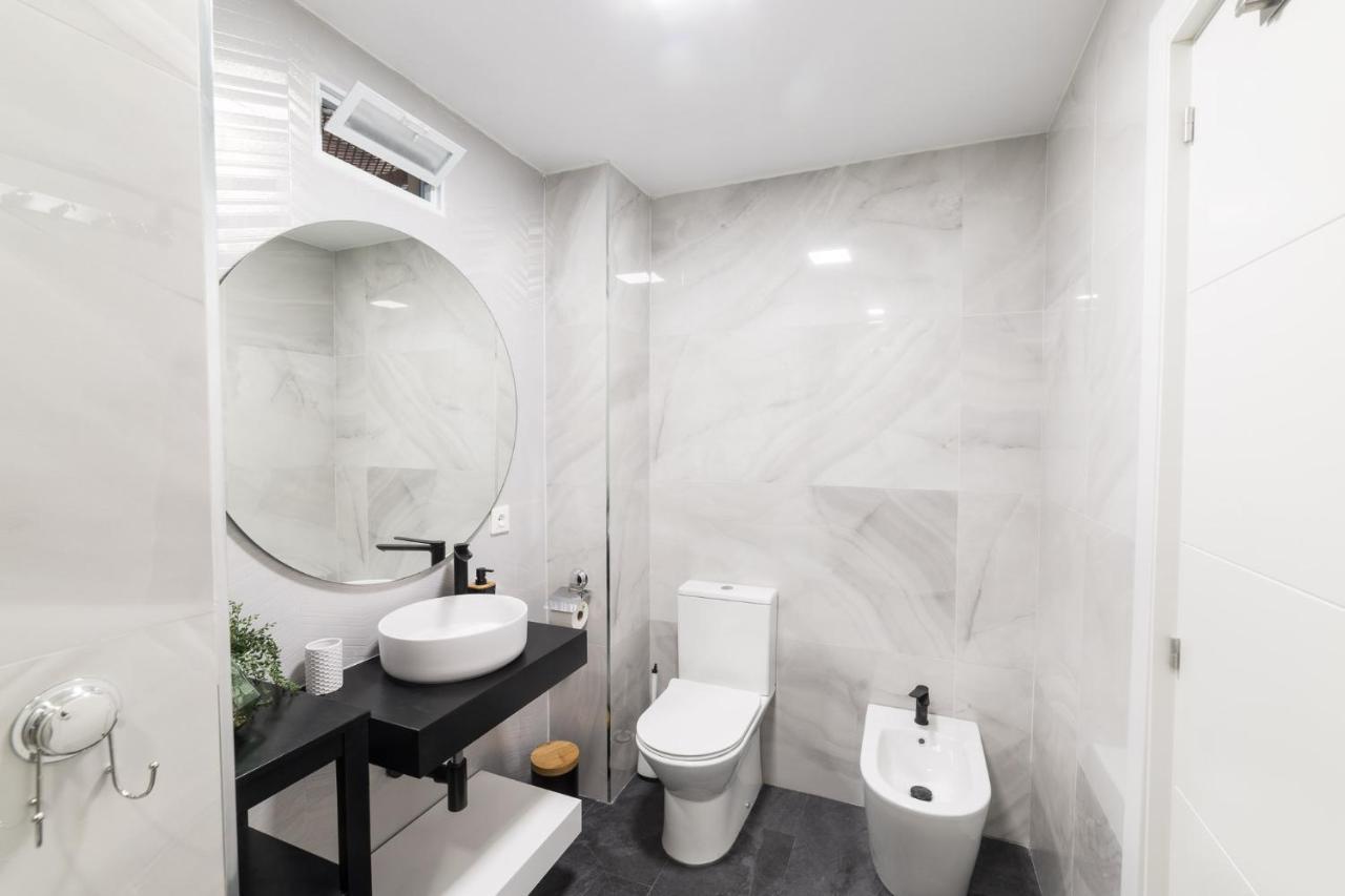 Moonkey - Apto. Albeniz, Con Acogedor Patio Alicante Ngoại thất bức ảnh
